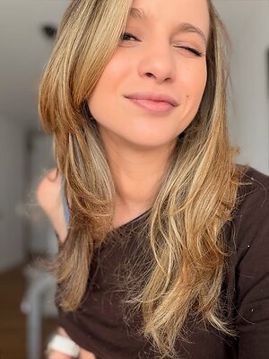 Laure Valée leaked photo #7