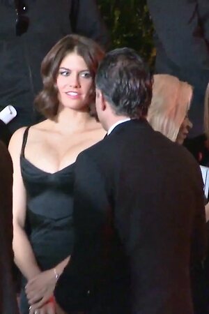 Lauren Cohan Hot