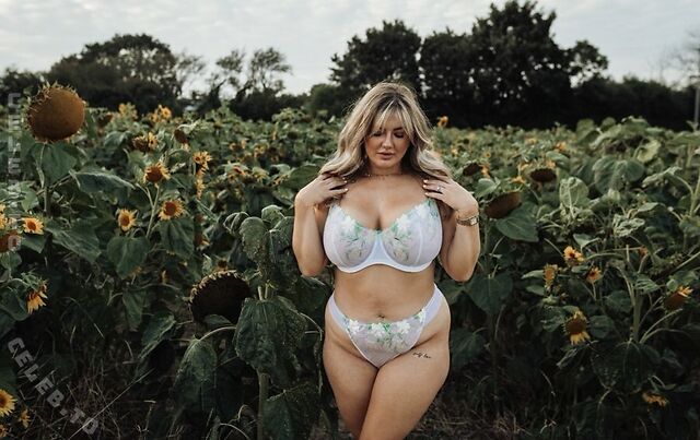 Lauren Edge leaked photos
