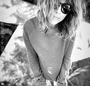 Lauren German Nude Leaked Photo #3