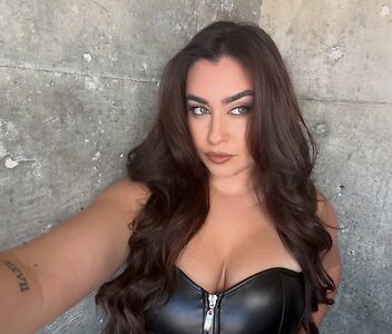 Lauren Jauregui leaked photo #23