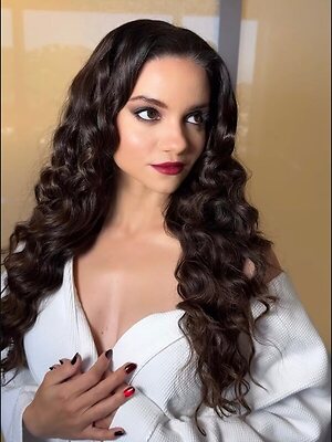Lauren LaVera leaked photo #2