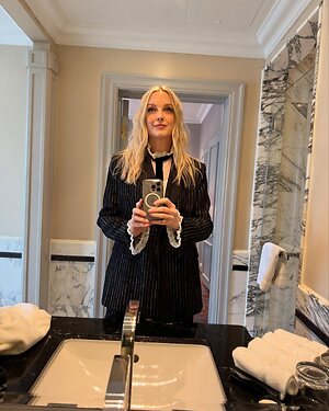 Lauren Laverne leaked photo #43