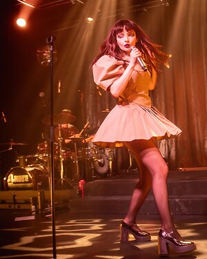 Lauren Mayberry