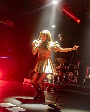 Lauren Mayberry leaked photo #8
