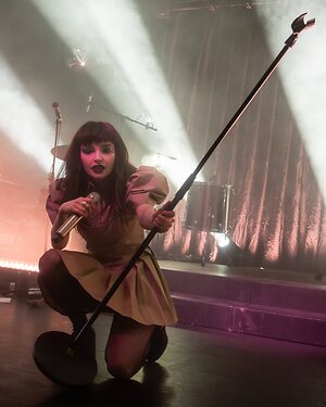 Lauren Mayberry leaked photo #9
