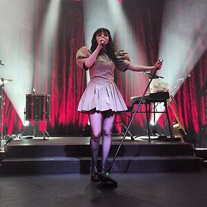 Lauren Mayberry leaked photo #16