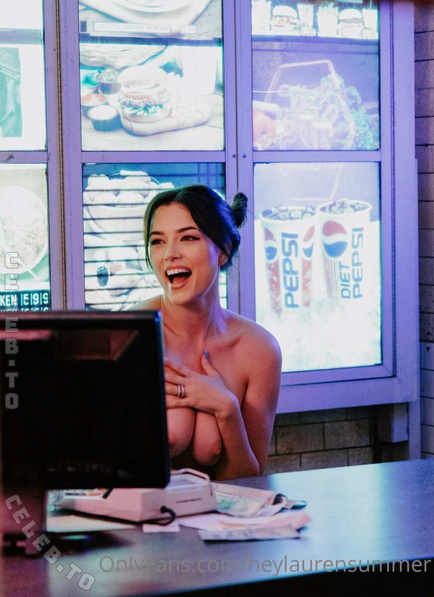 Lauren Summer photo