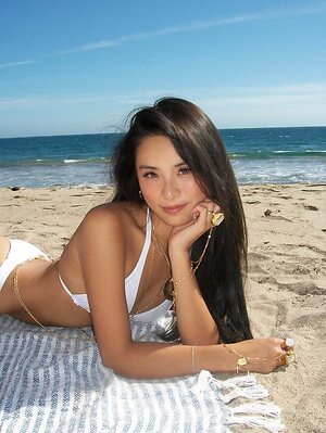 Lauren Tong leaked photo #22