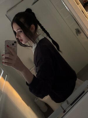 Lauren's Asmr leaked photo #17