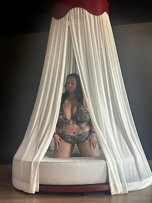 Lauretta C. Nude Leaked Photo #55