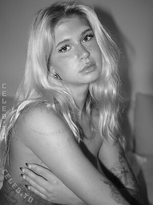 Lavinia Yakira photo