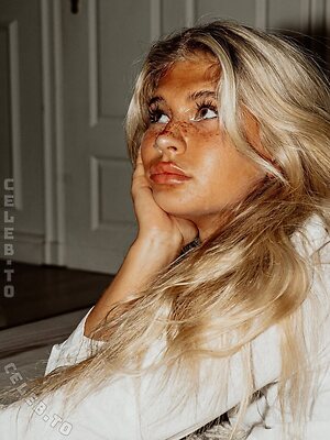 Lavinia Yakira photo