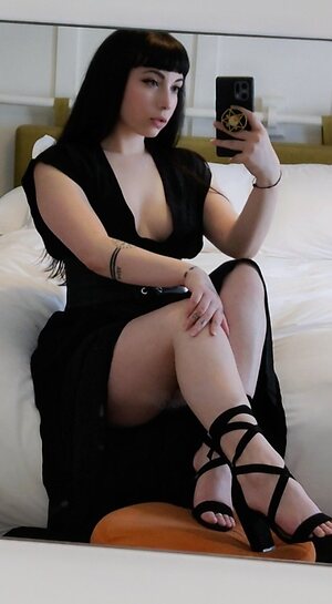 Layna Lazar