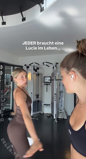 Lea Alena photo