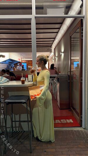 Lea Breuer Nude Leaked Photo #91