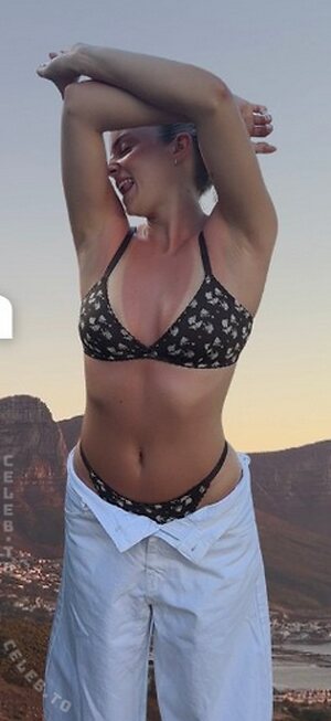 Lea Breuer Nude Leaked Photo #112