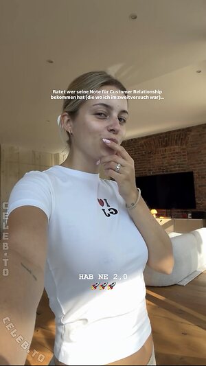 Lea Breuer Nude Leaked Photo #128