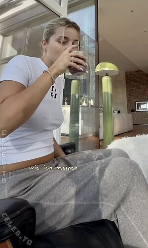 Lea Breuer Nude Leaked Photo #144