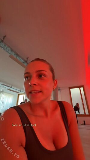 Lea Breuer Nude Leaked Photo #159