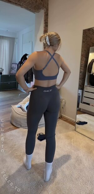 Lea Breuer Nude Leaked Photo #164