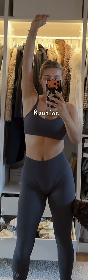 Lea Breuer Nude Leaked Photo #181