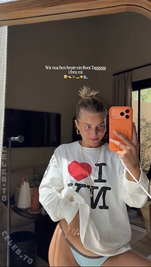 Lea Breuer leaked photo #490