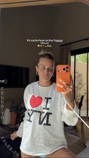 Lea Breuer leaked photo #491
