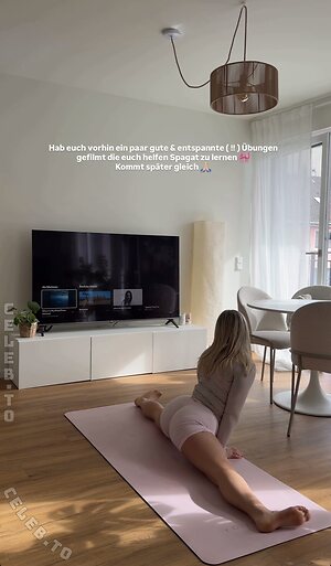 Lea Keller Nude Leaked Photo #20