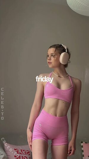 Lea Peach photo