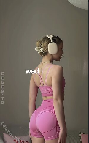 Lea Peach photo