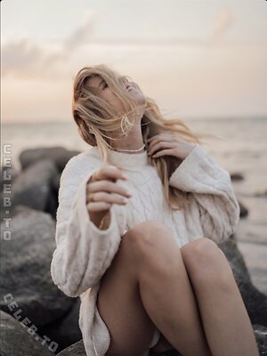 Lea Peach photo