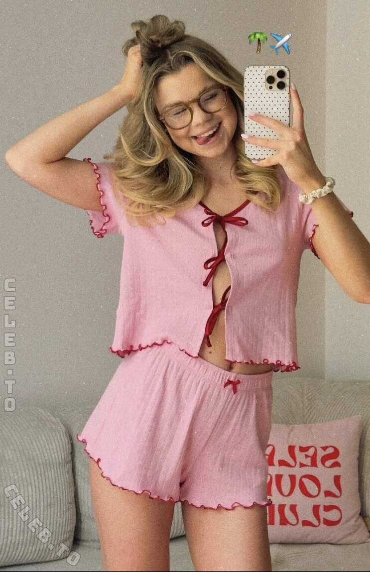 Lea Peach photo