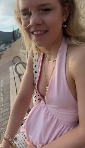 Lea Peach photo