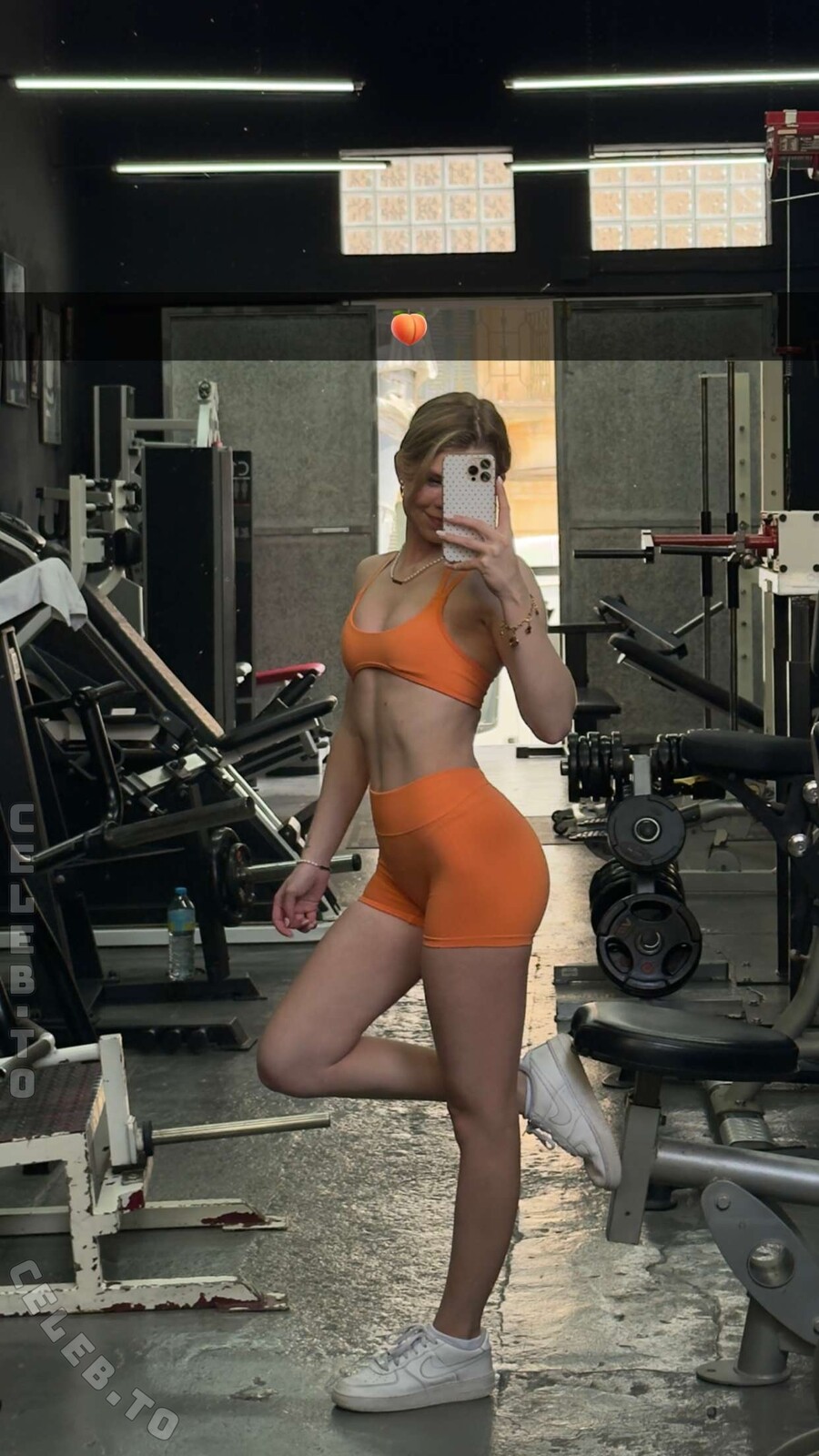 Lea Peach photo