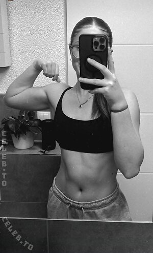 Lea Viktoria Nude Leaked Photo #2