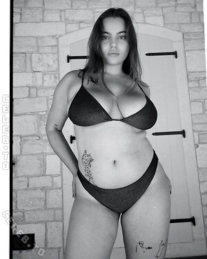 Lea Winona Nude Leaked Photo #5
