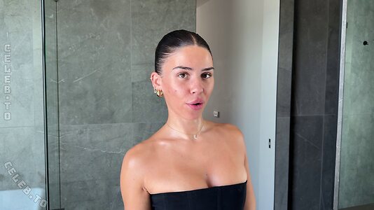 Leah Halton Nude Leaked Photo #2