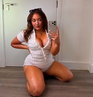 Leah reuben leaked photo #3