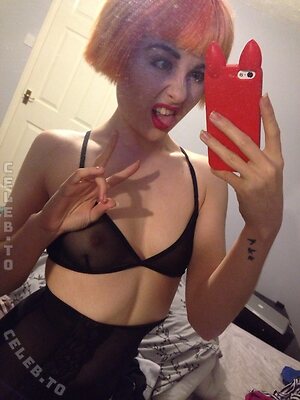 leahviathan Nude Leaked Photo #6