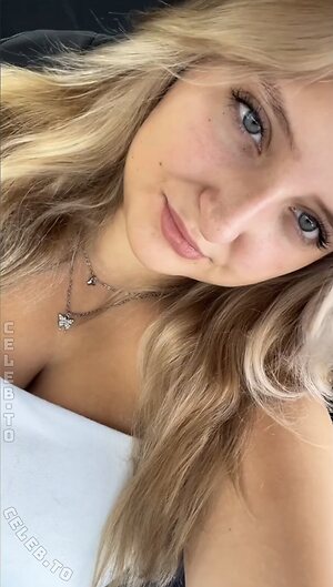 LeaL0reen Nude Leaked Photo #12