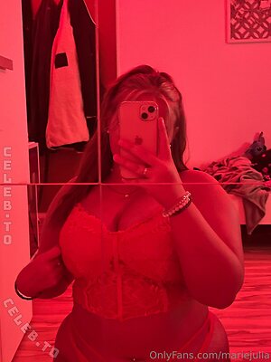 LeaL0reen Nude Leaked Photo #15