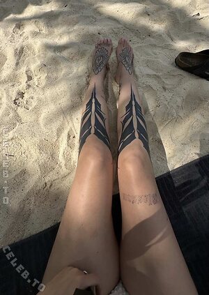 Leenbambii Nude Leaked Photo #3