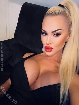 Lena R Nude Leaked Photo #4