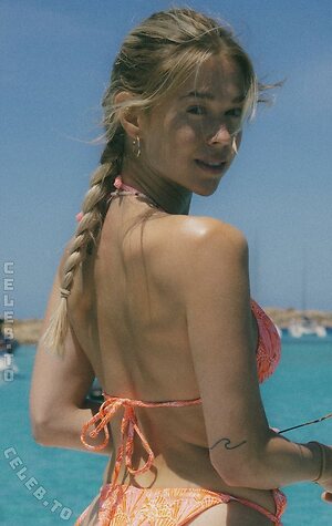 Lena Schwender photo