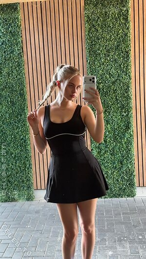 Leni Marie Nude Photos