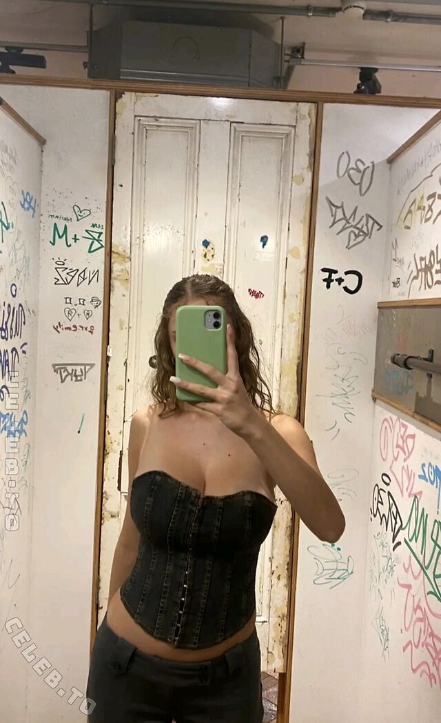 Leni.dnz leaked photos