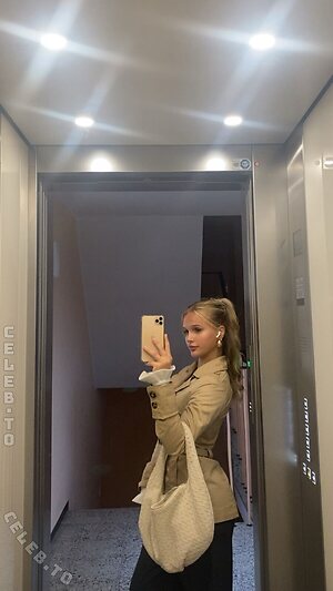 leni.zkm photo