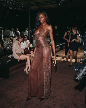 Leomie Anderson leaked photos