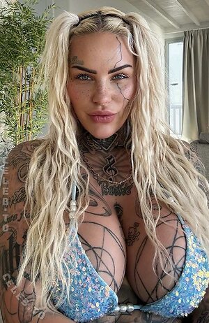 Leoni "Barbie" Baltz Nude Leaked Photo #2